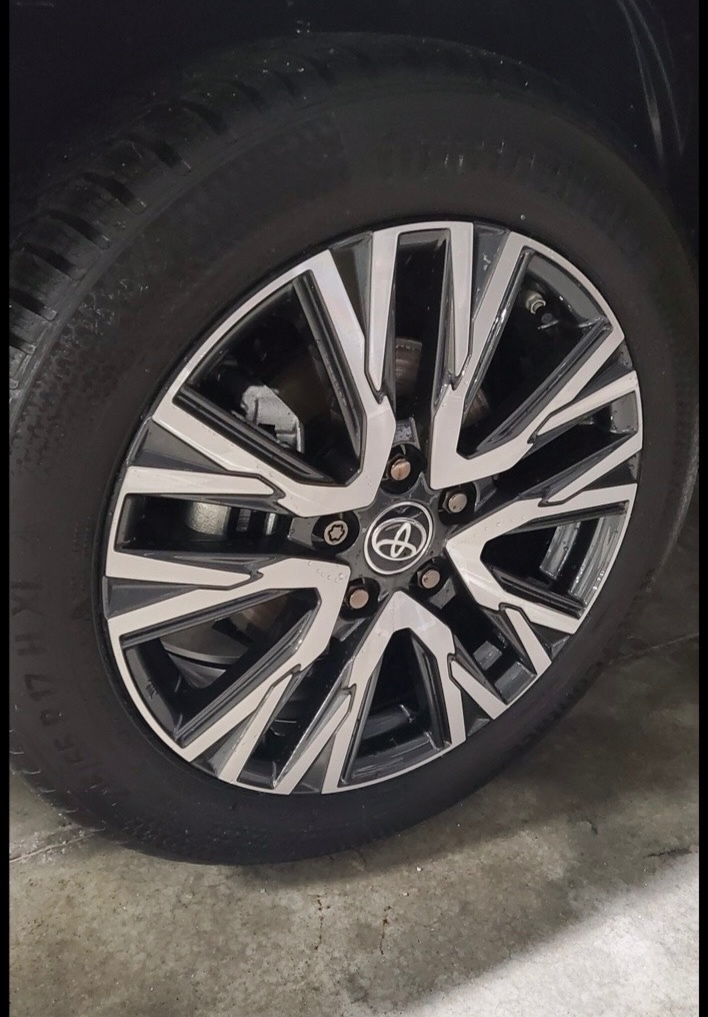 Originál Toyota 17tky zimné zliatinové kolesá