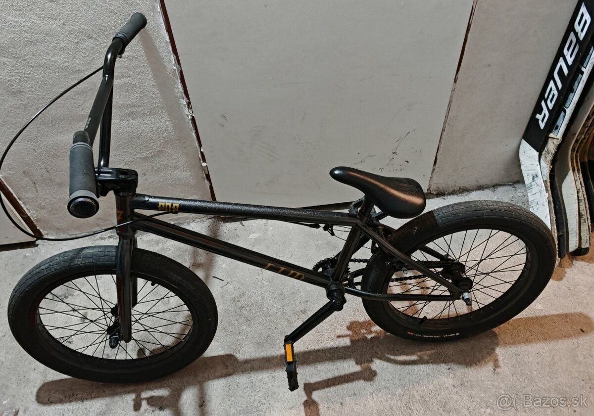 BMX CTM POP 20" Hi-Ten metalická čierna, model 2021