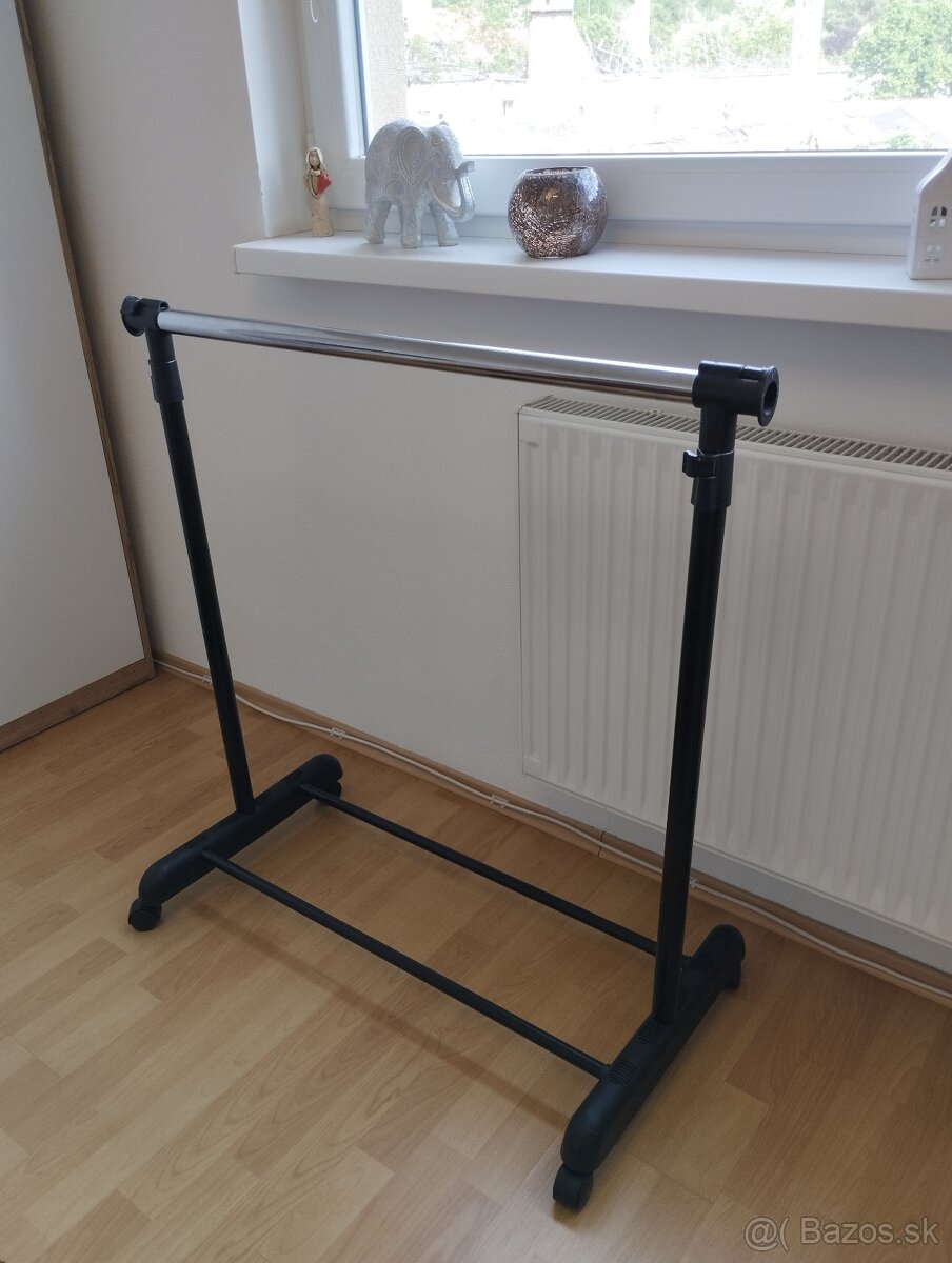 Stojan na šaty