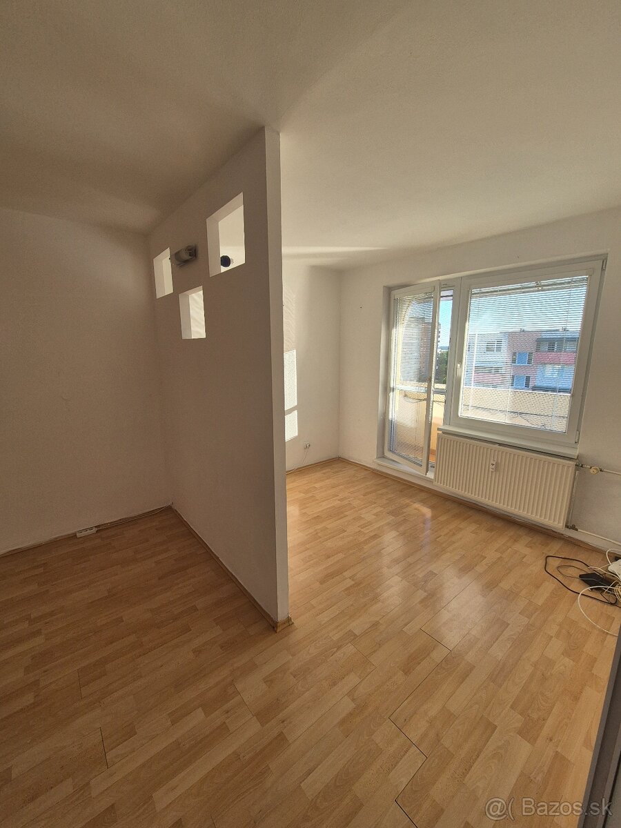 Výborná príležitosť1.izbový byt/balkón/investícia