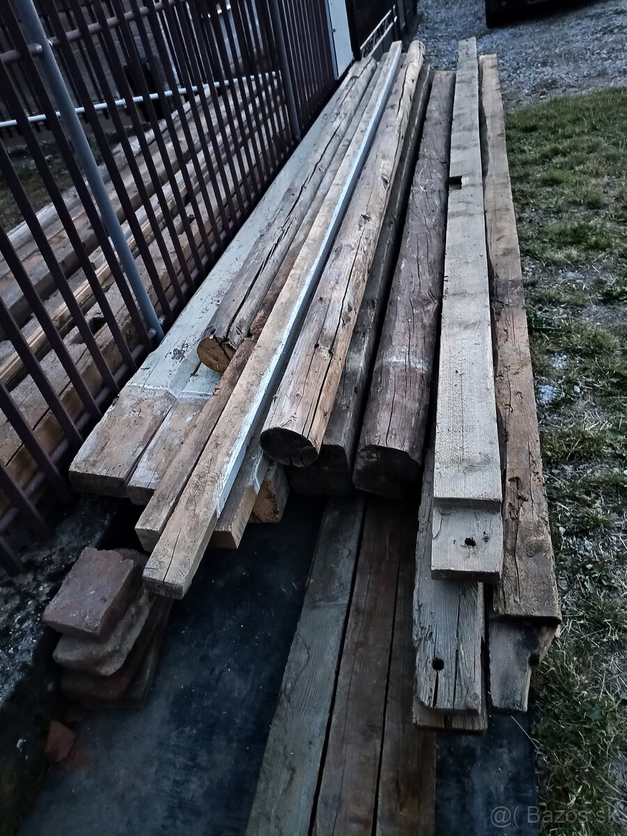 hranoly– rôzne dĺžky a hrúbky