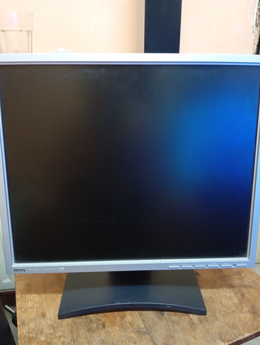 Predám LCD monitor.