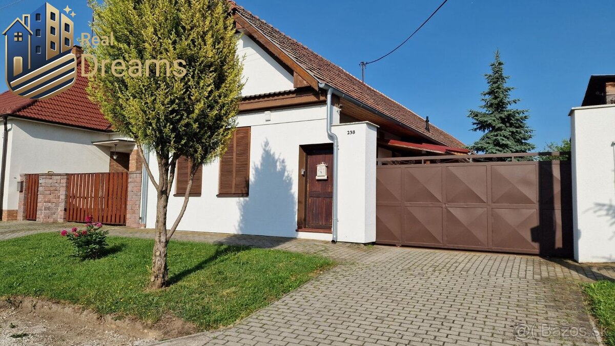 Krásny rodinný dom s rozľahlým pozemkom