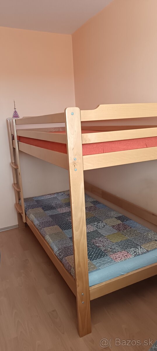 Dvoj poschodová posteľ