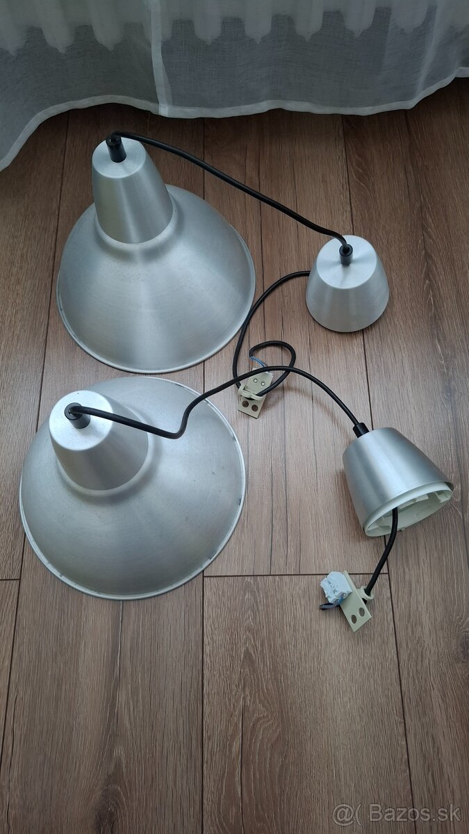 Luster so žiarovkami