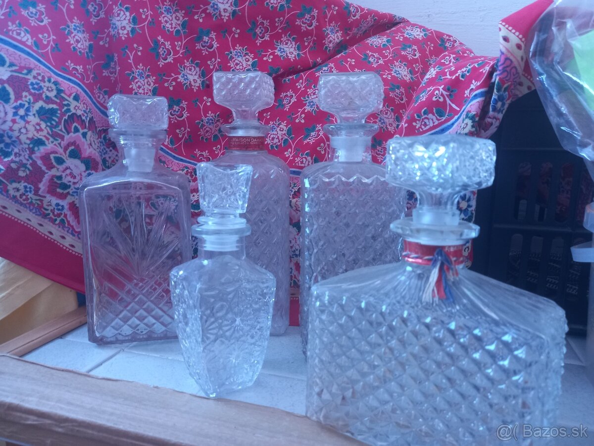 Fľaše šperkovnica hodiny.