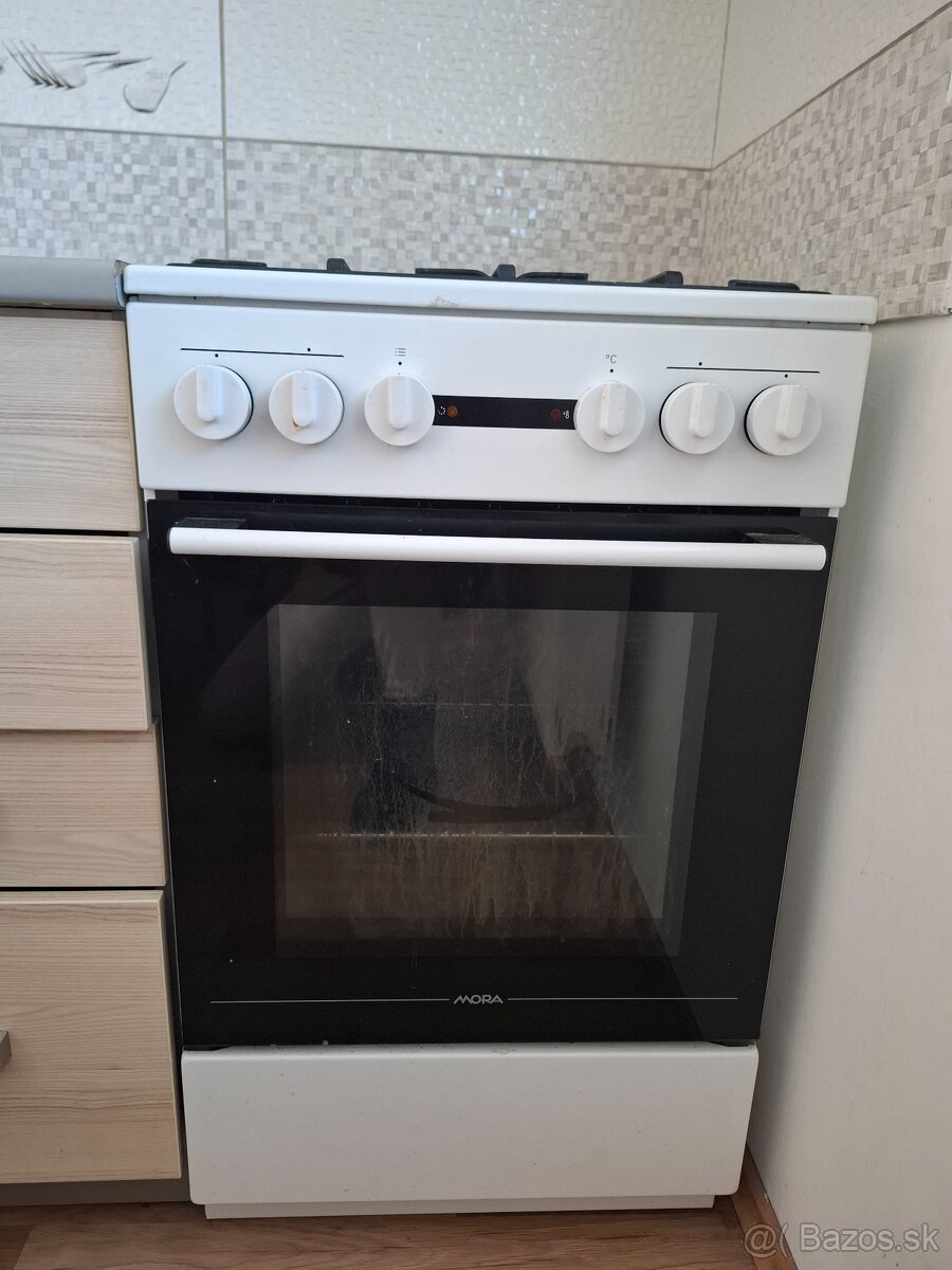 Na predaj kombinovaný sporák Mora