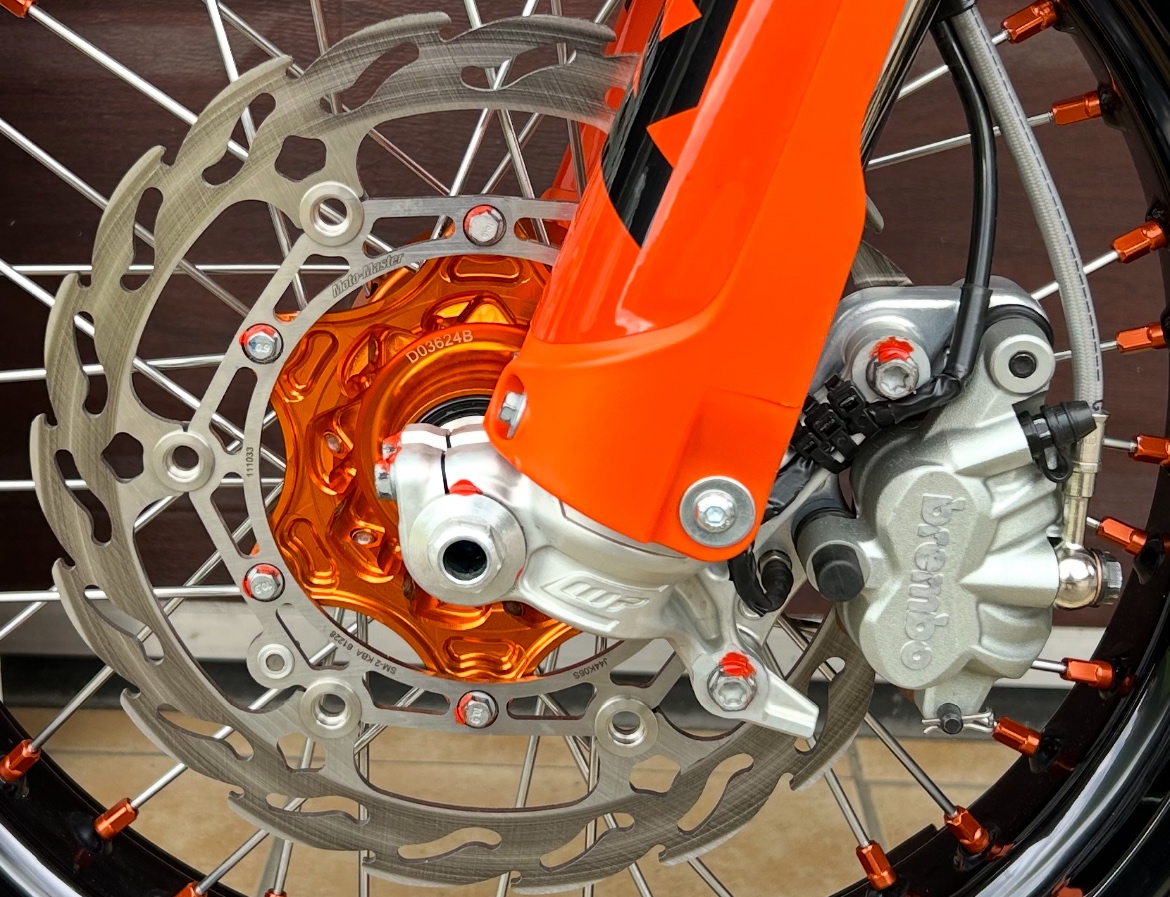 Ktm sx/ exc brembo strmen, adapter, kotuc MM