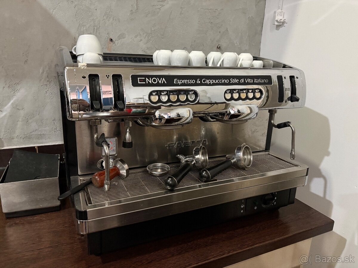 Odstupim zariadenie kaviarne