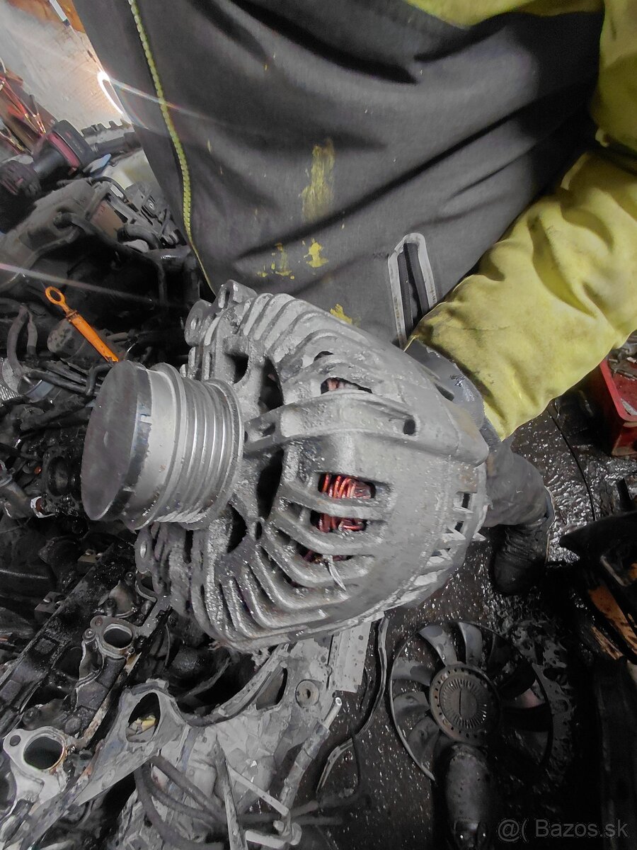 Alternátor audi A4 S4