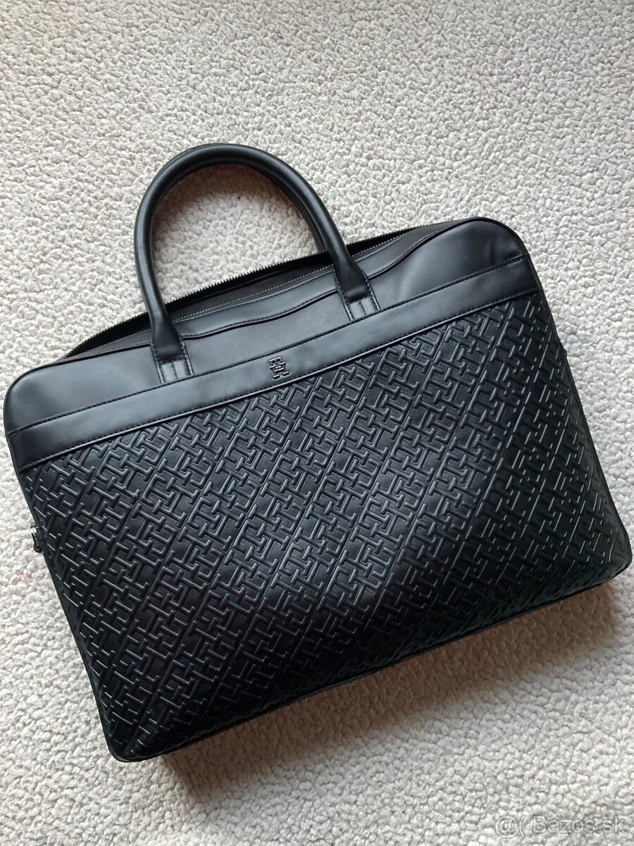 Tommy Hilfiger taška