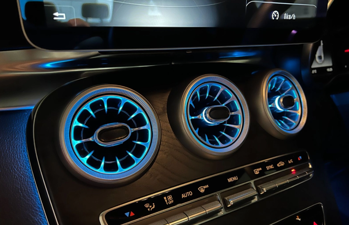 Podsvietené výduchy klimatizácie Mercedes Benz C, GLC