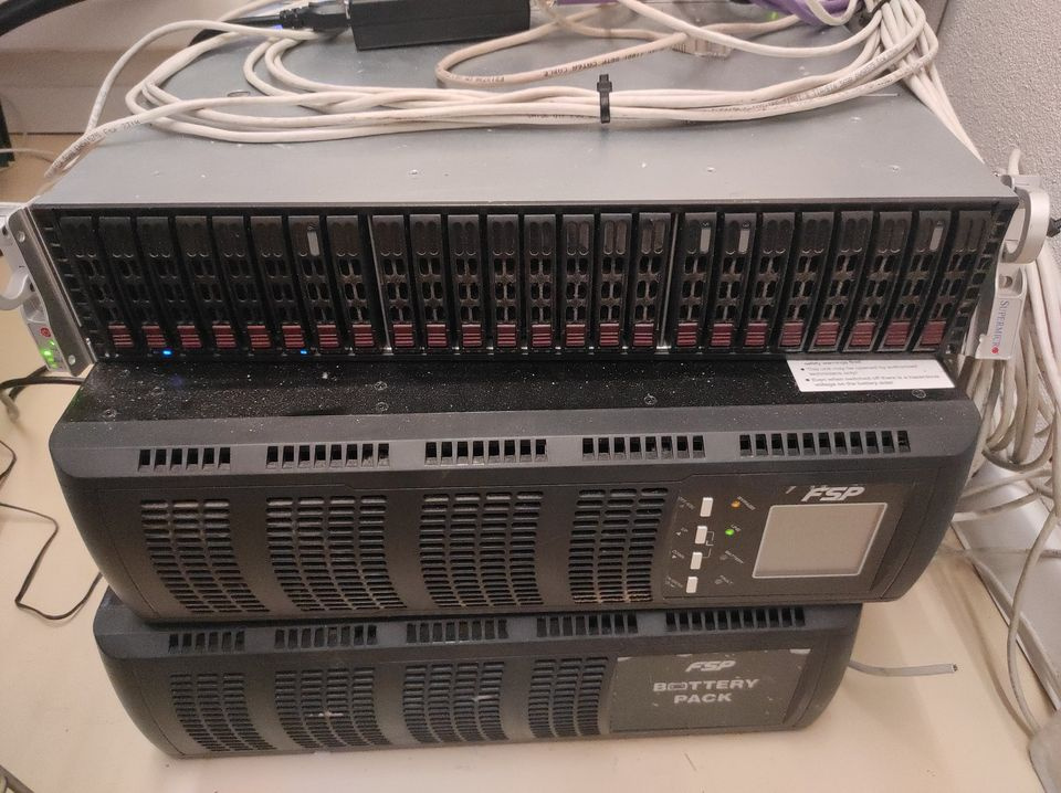Server Supermicro, E5-2630v3, 128GB RAM, 1TB SSD, 8x3.5"
