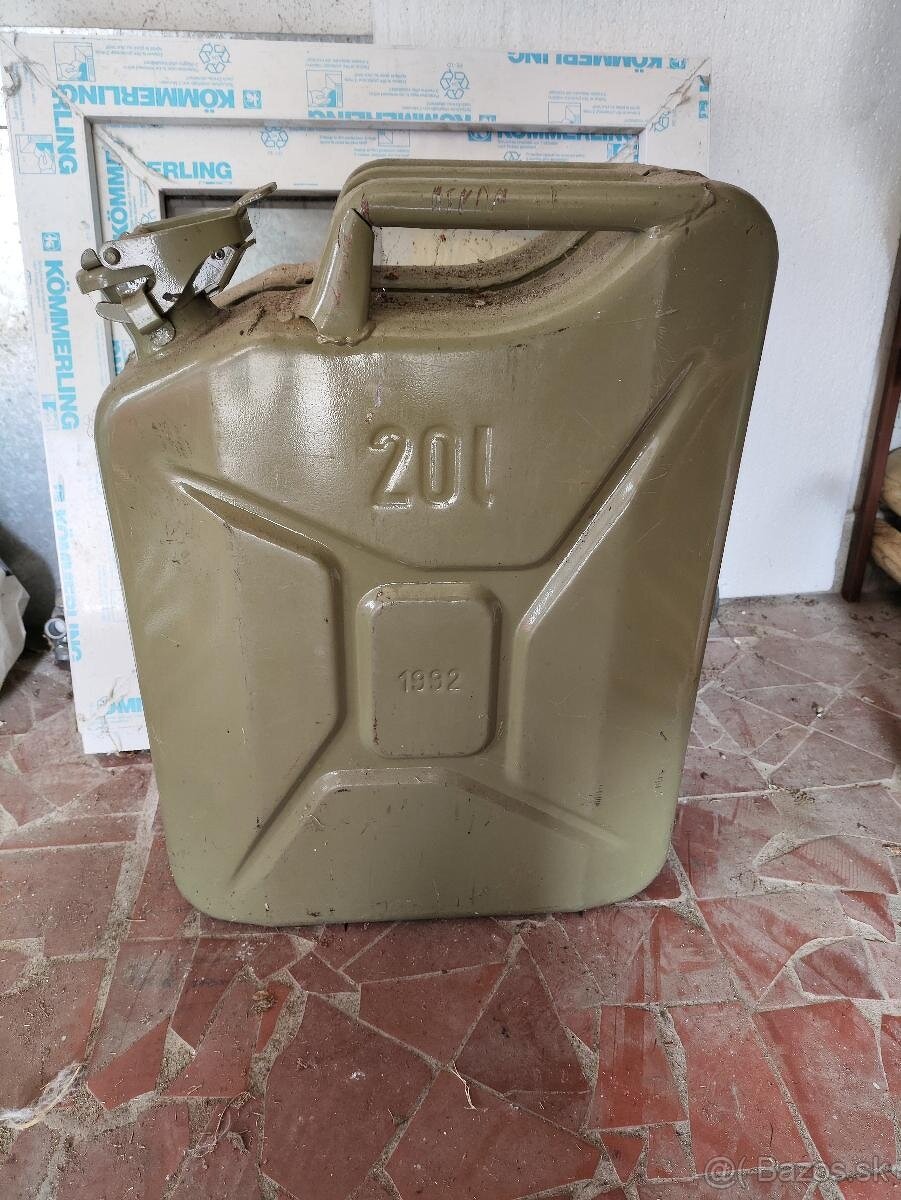 Predám plechove kanistre 20lit na palivo