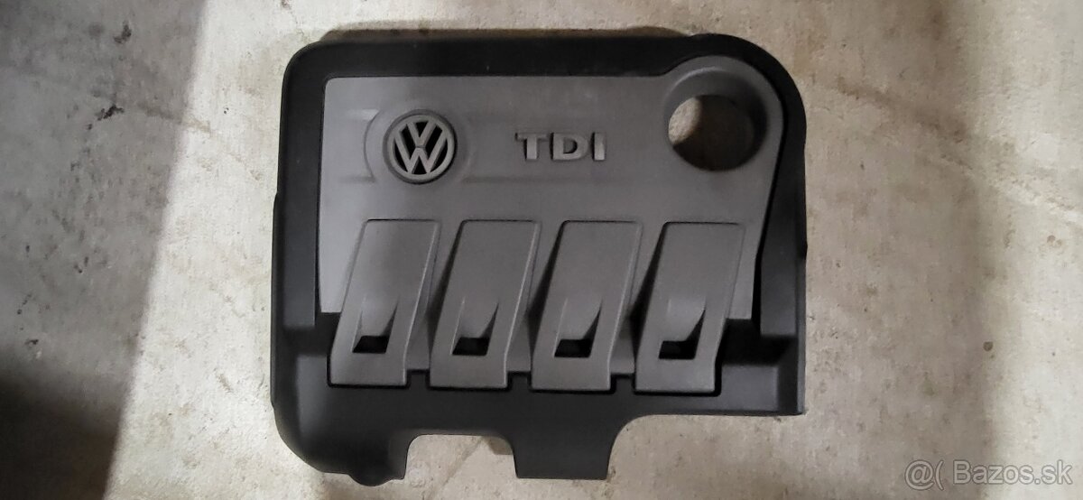VRCHNY KRYT MOTORA VW