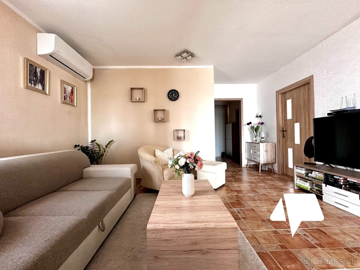 Predaj, Klimatizovaný 3 izbový rodinný dom - krb, terasa, Ni