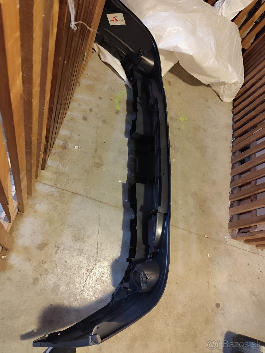 Predám nárazník Renault Megane 1 sivi