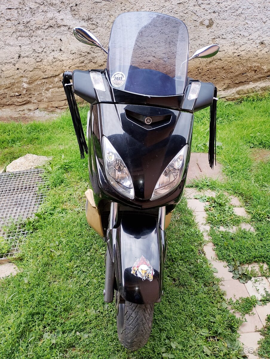 YAMAHA XMAX 125