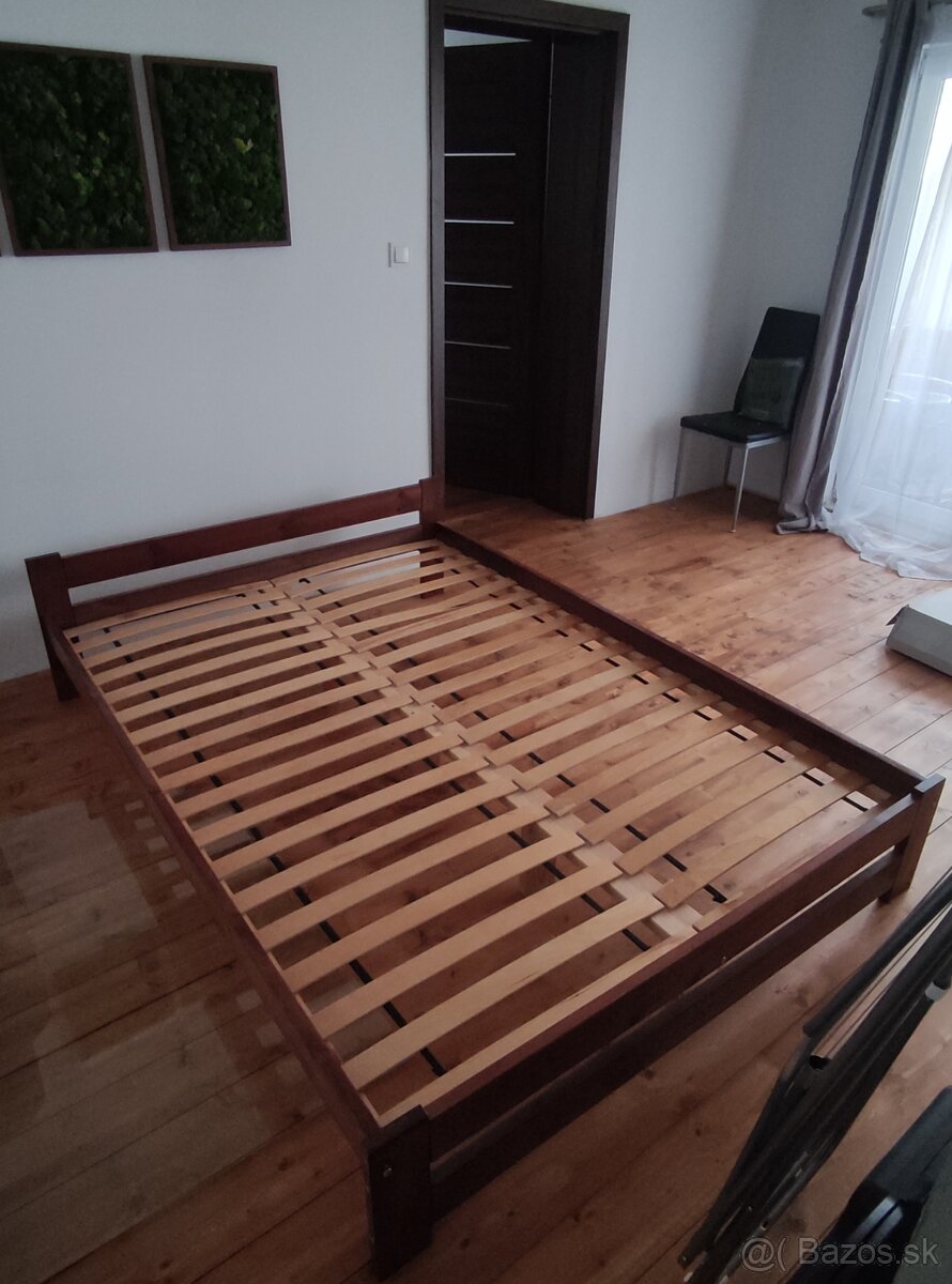 Manželská posteľ