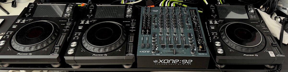 3x Pioneer XDJ1000mk2 / Mix A&H Xone 92