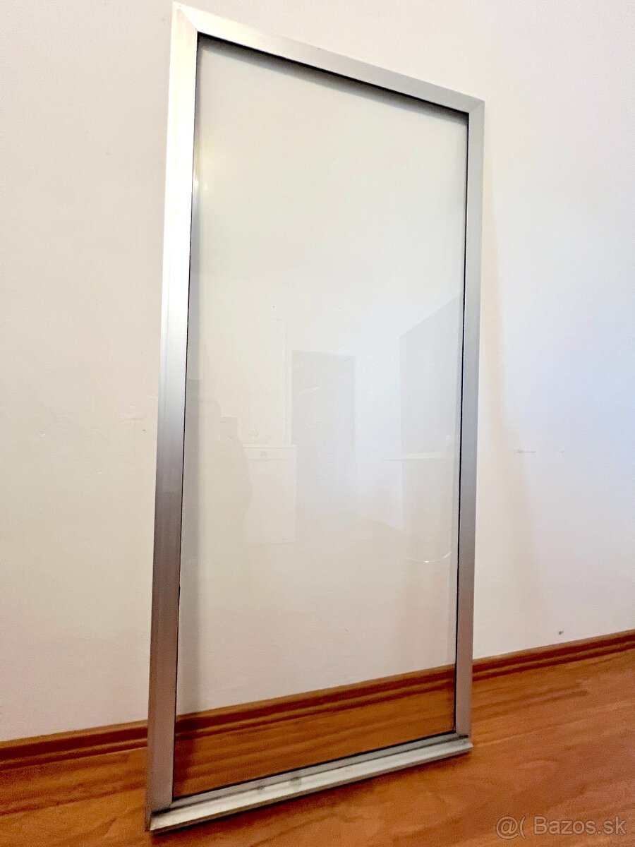 🪟 Kvalitné sklá v hliníkovom ráme–pevné, čisté, TOP stav 💪