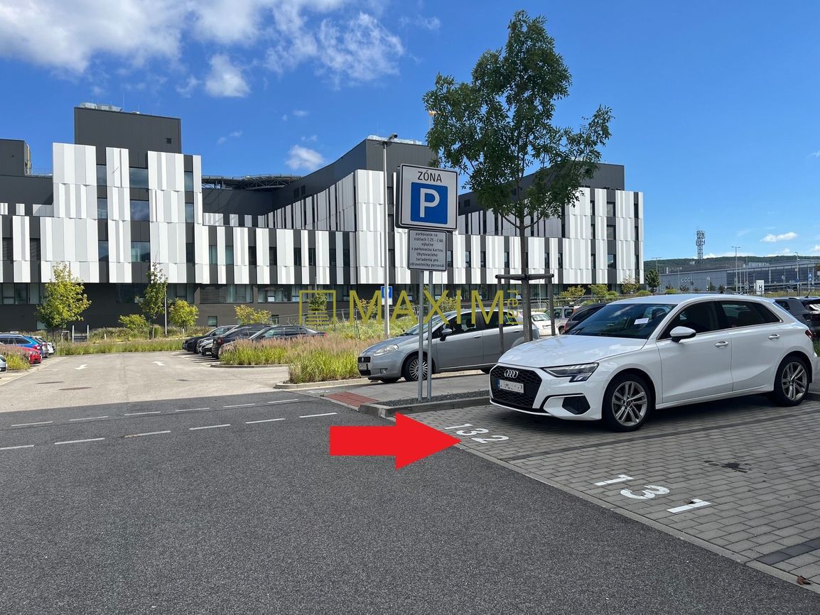 Parkovacie miesto Bory Promenáda, pri nemocnici