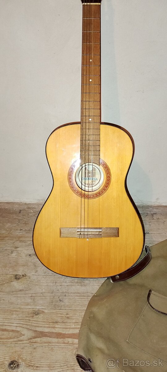 Predám akustickú gitaru CREMONA