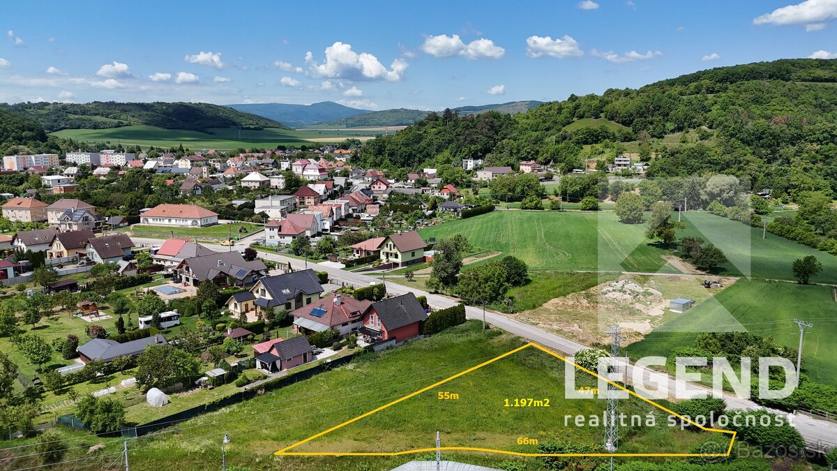 Slnečný stavebný pozemok v Tr.Bohuslaviciach - 1.197m2, IS d