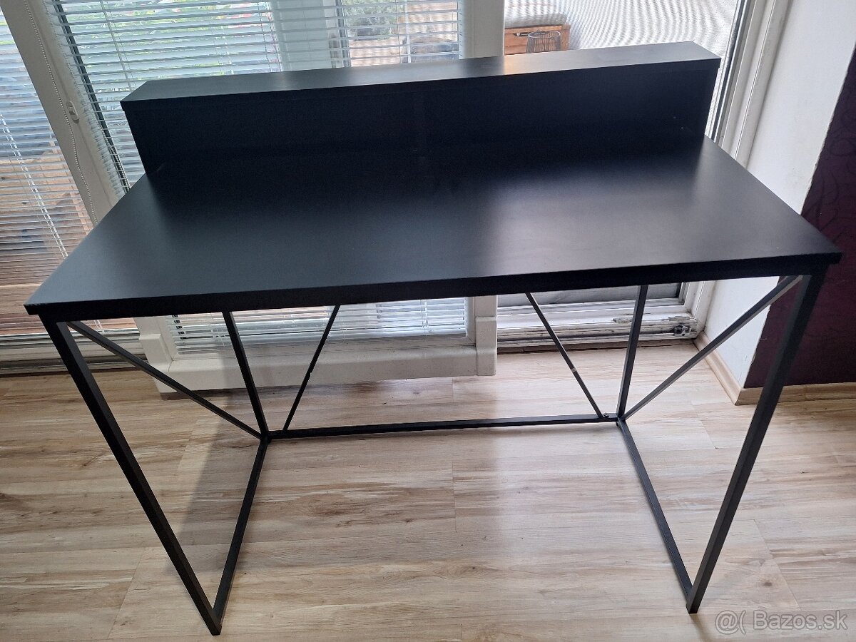 Pracovný alebo detsky, študentský písací stolík