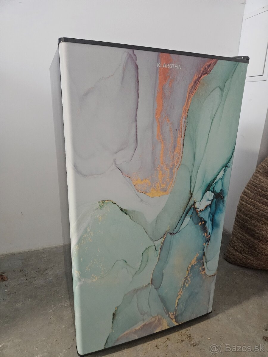 Kombinovaná menšia chladnička