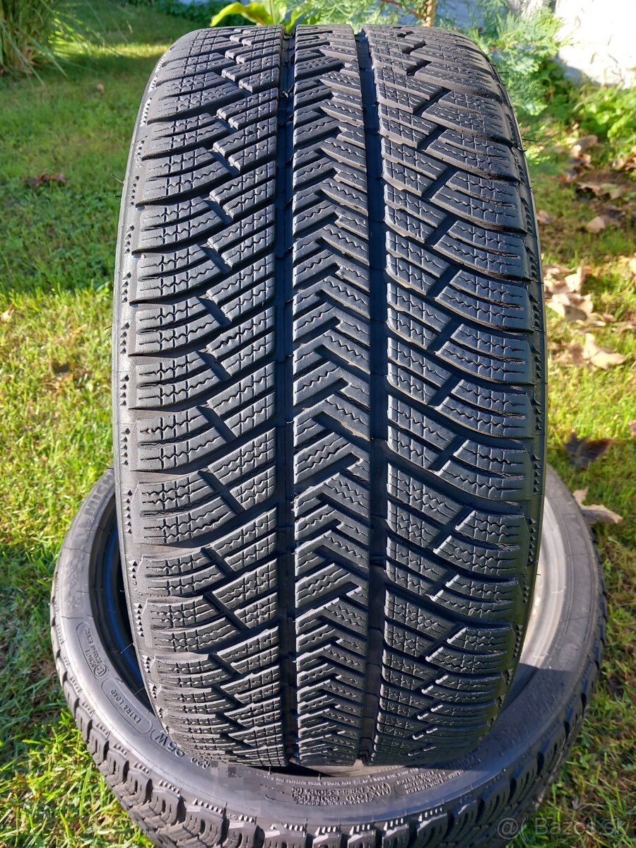 235/40 r19 zimne pneu michelin