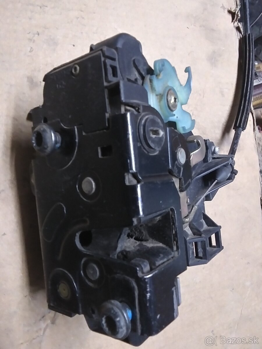 Skoda Fabia 1 zamok,skla na zadne dvere,dvierka nadrze