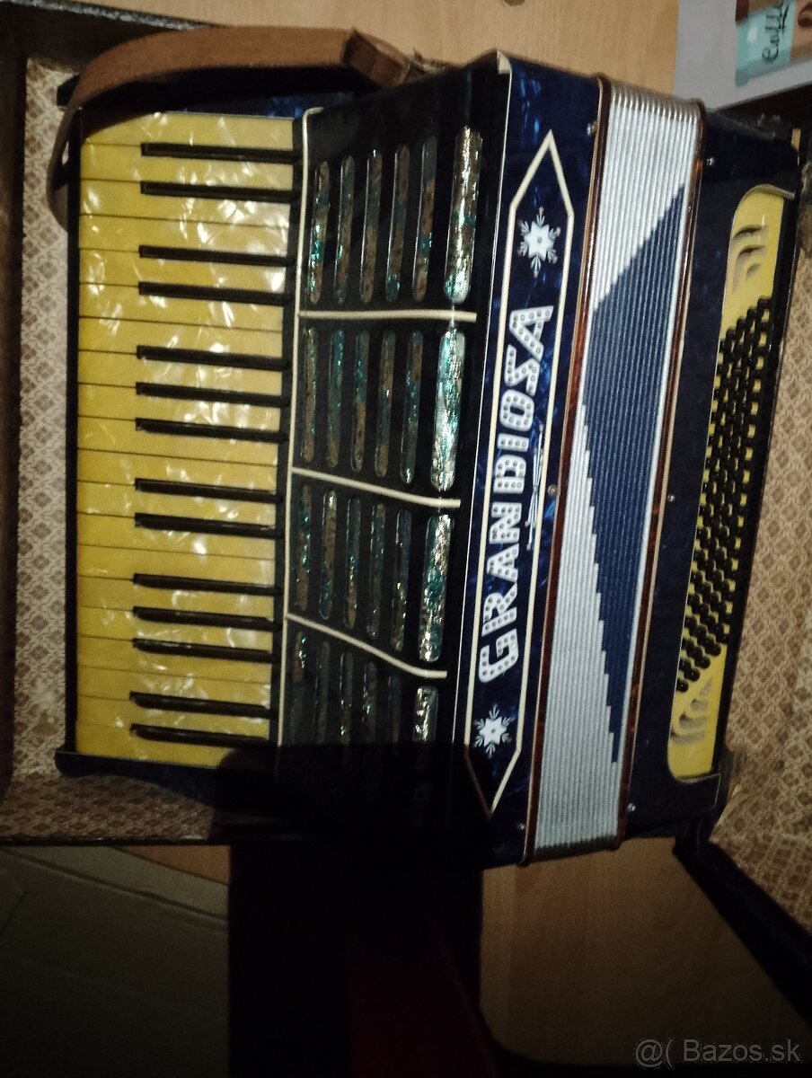 Predám akordeón grandiosa 80 basový