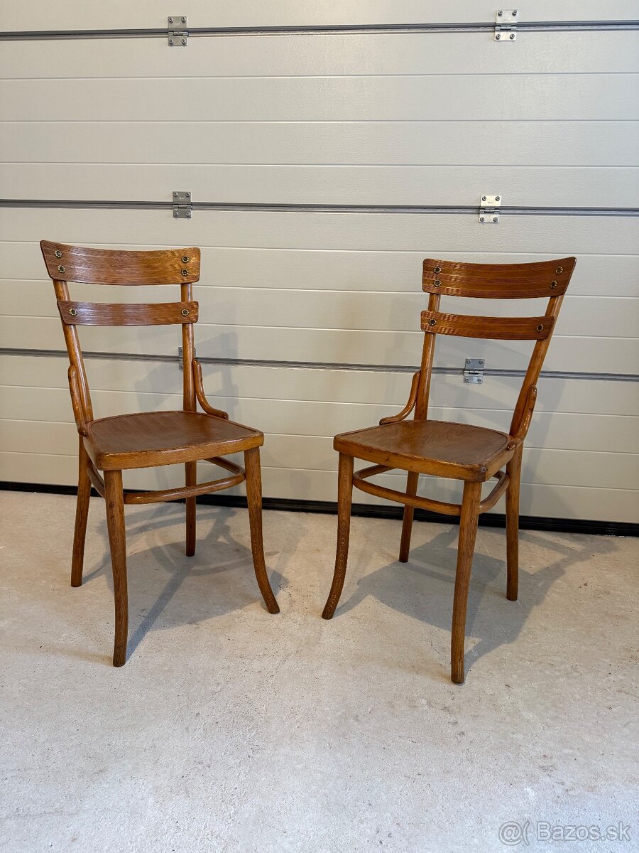 Starozitne stoličky- Thonet