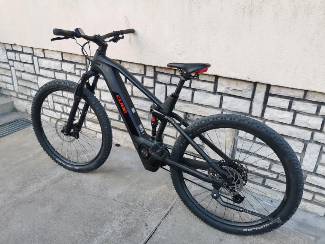 Cube Stereo Hybrid 120Pro