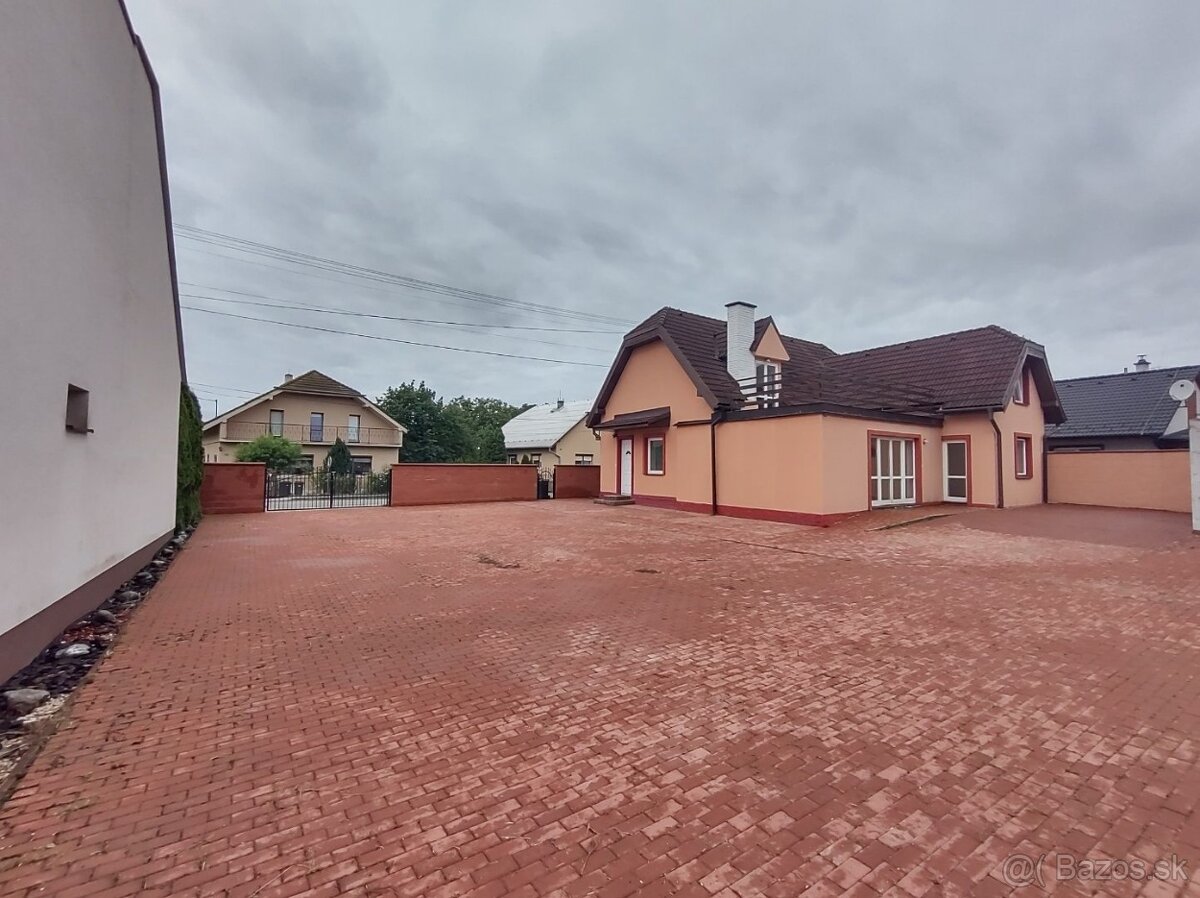 Exkluzívny predaj 6.izb 220m2 RD v obci Horňany a pozemkom