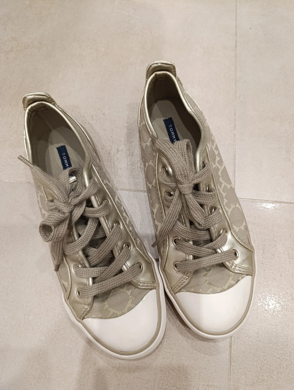 Dámske tenisky Tommy Hilfiger veľ. 36