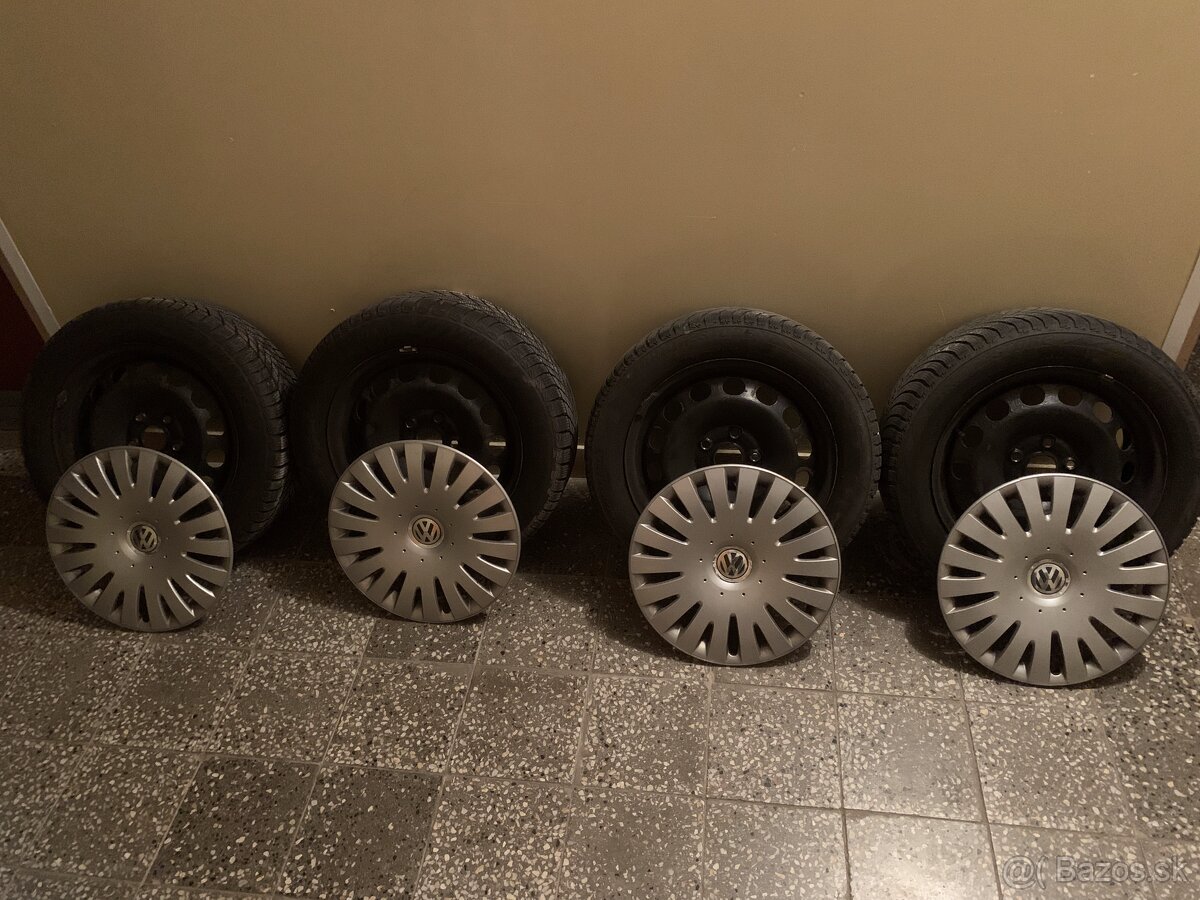 Predám zimné pneumatiky 205/55 R16 na plechových diskoch 5×1