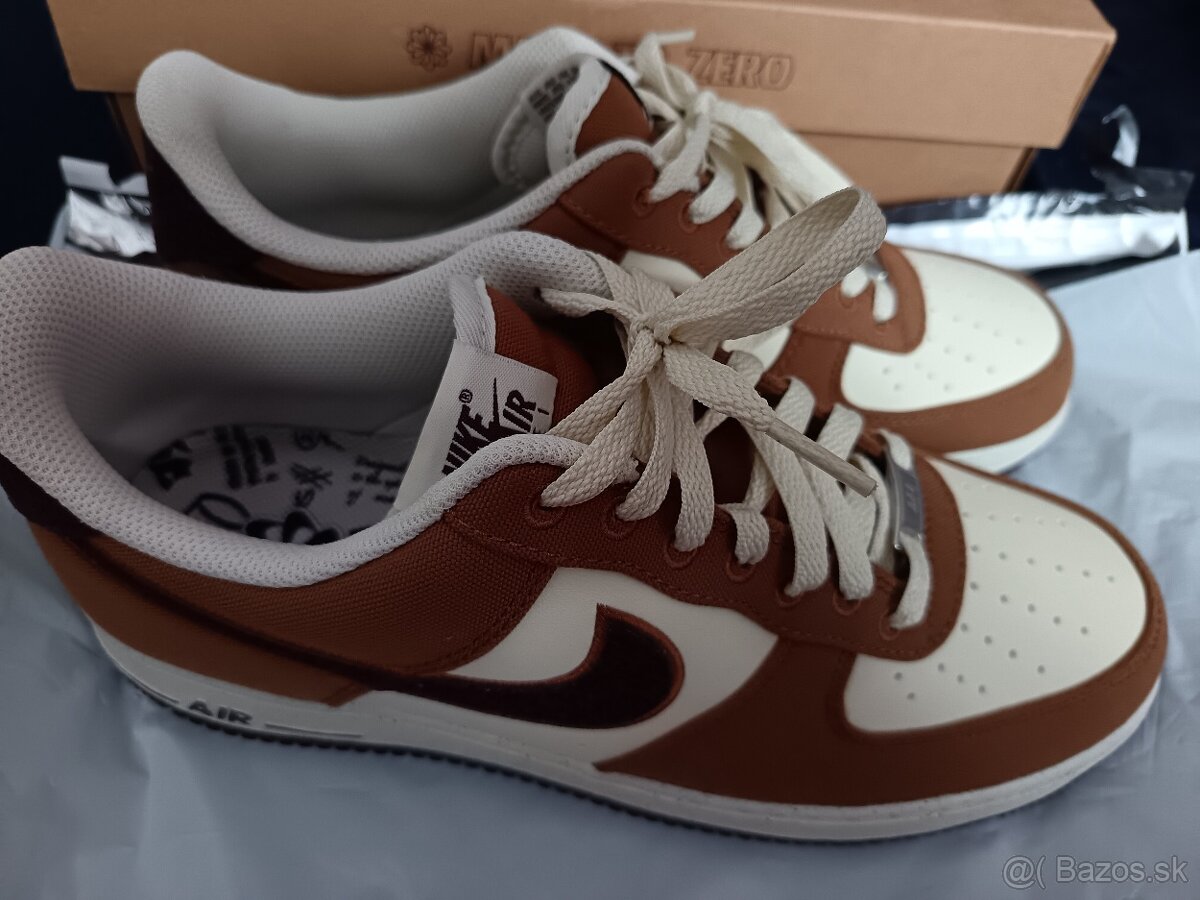 NIKE AIR FORCE 1 '07 LV8