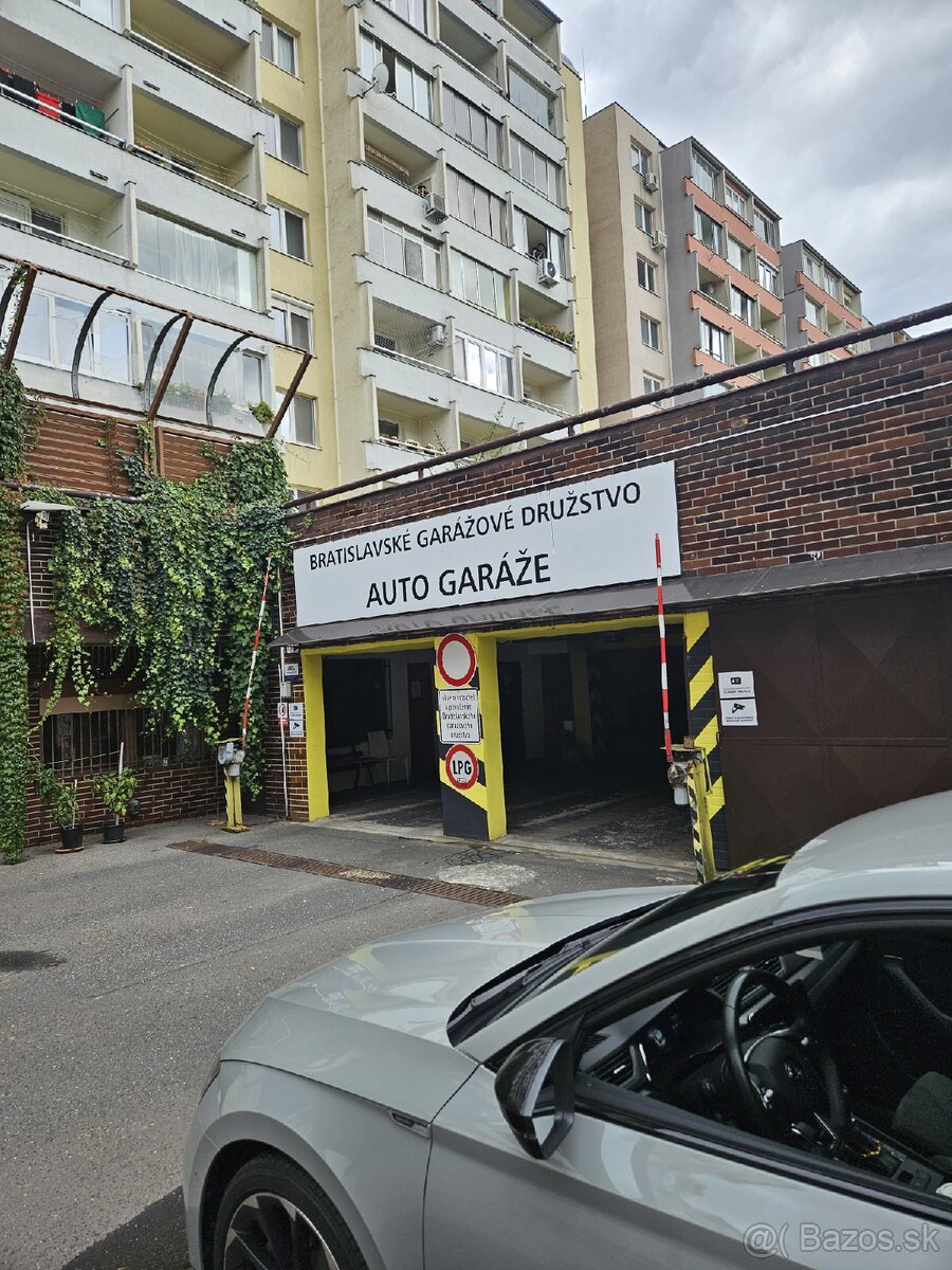 Prenájom/predaj garáže Ružinov