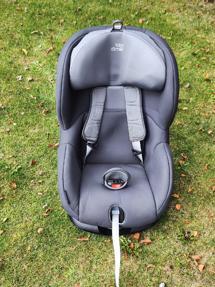 Autosedacka Britax Romer trifix2 i-size BR storm grey