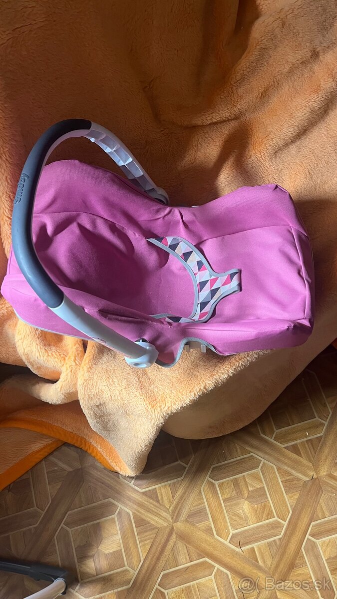 Baby born-stolicka +vajicko