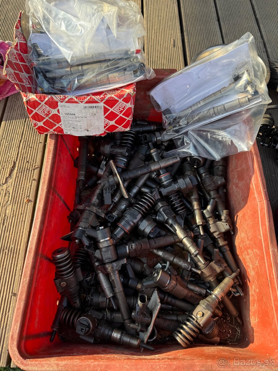 Vstreky , vstrekovače