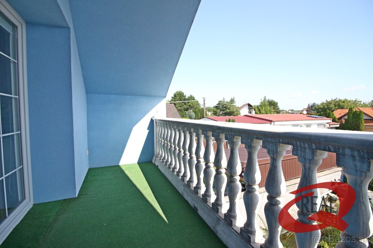 BEZ PROVÍZIE//EŠTE NEOBÝVANÝ 3-IZBOVÝ BYT V RODINNOM DOME