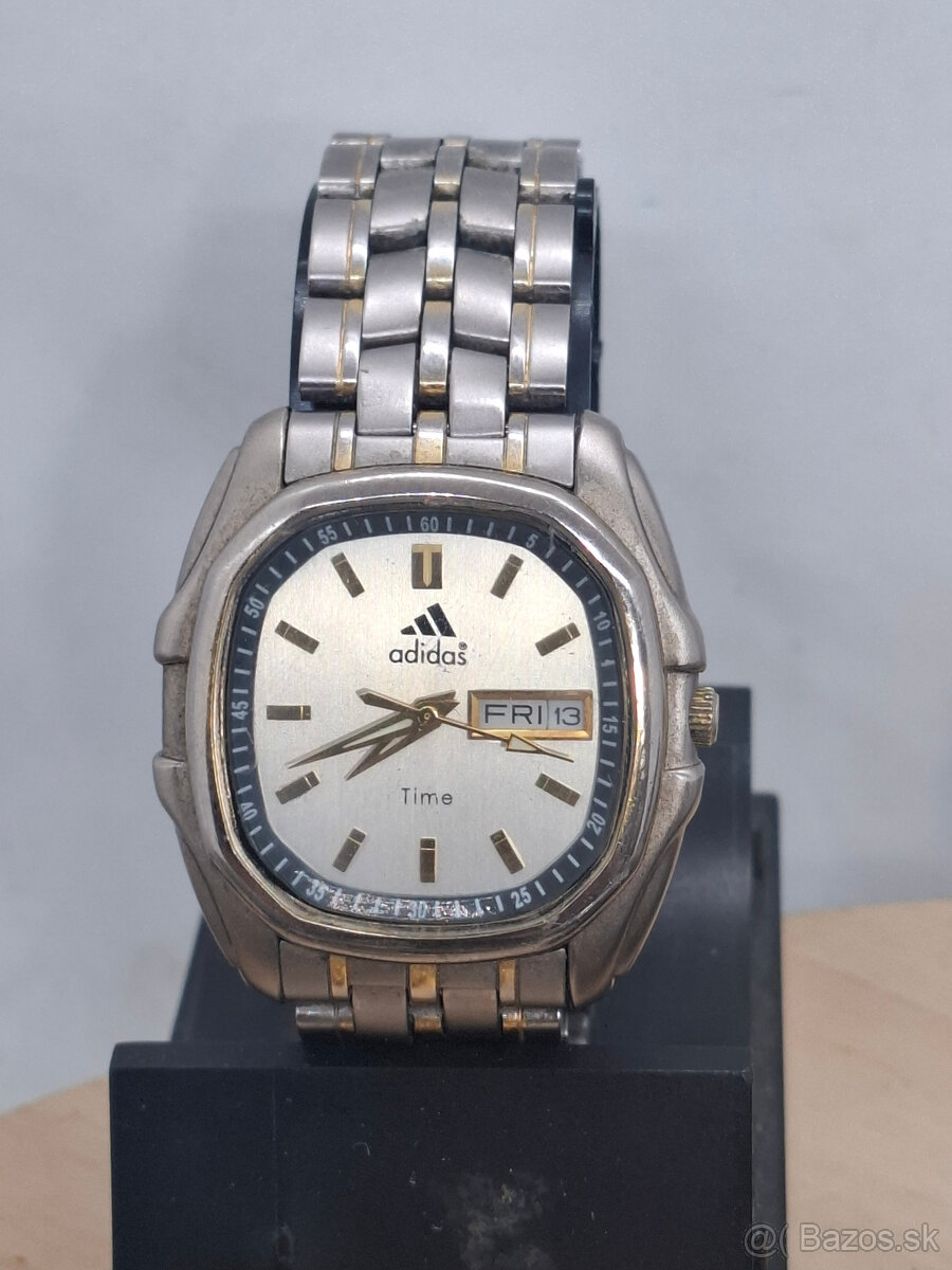 Predám funkčné náramkové hodinky quartzky