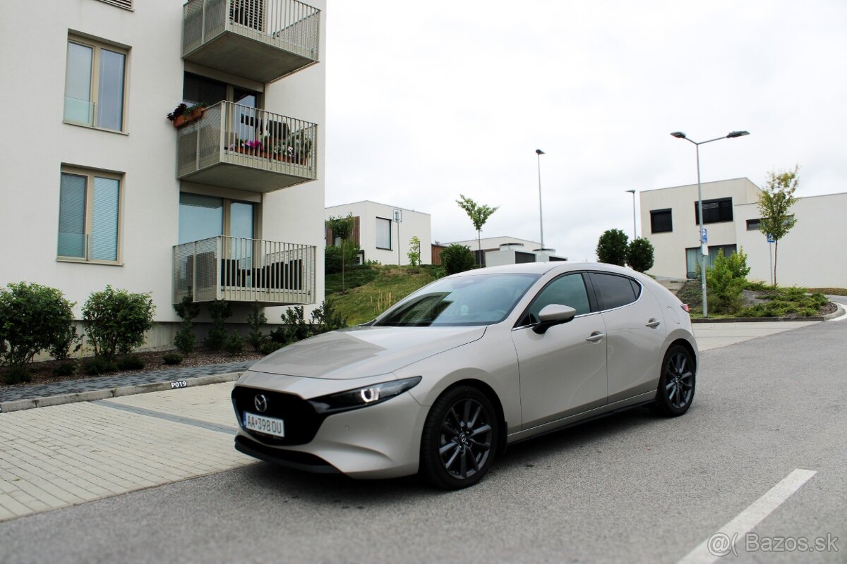 Mazda 3 2.5 e-Skyactiv G140 mHEV Takumi, V záruke,20000km