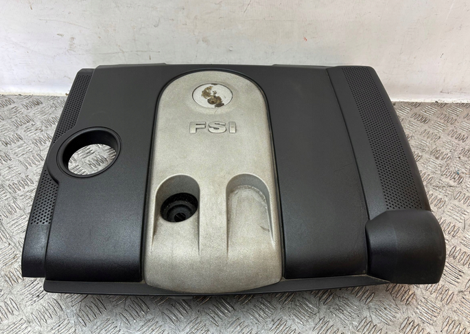 VW Golf V 5 1.6 fsi kryt motora