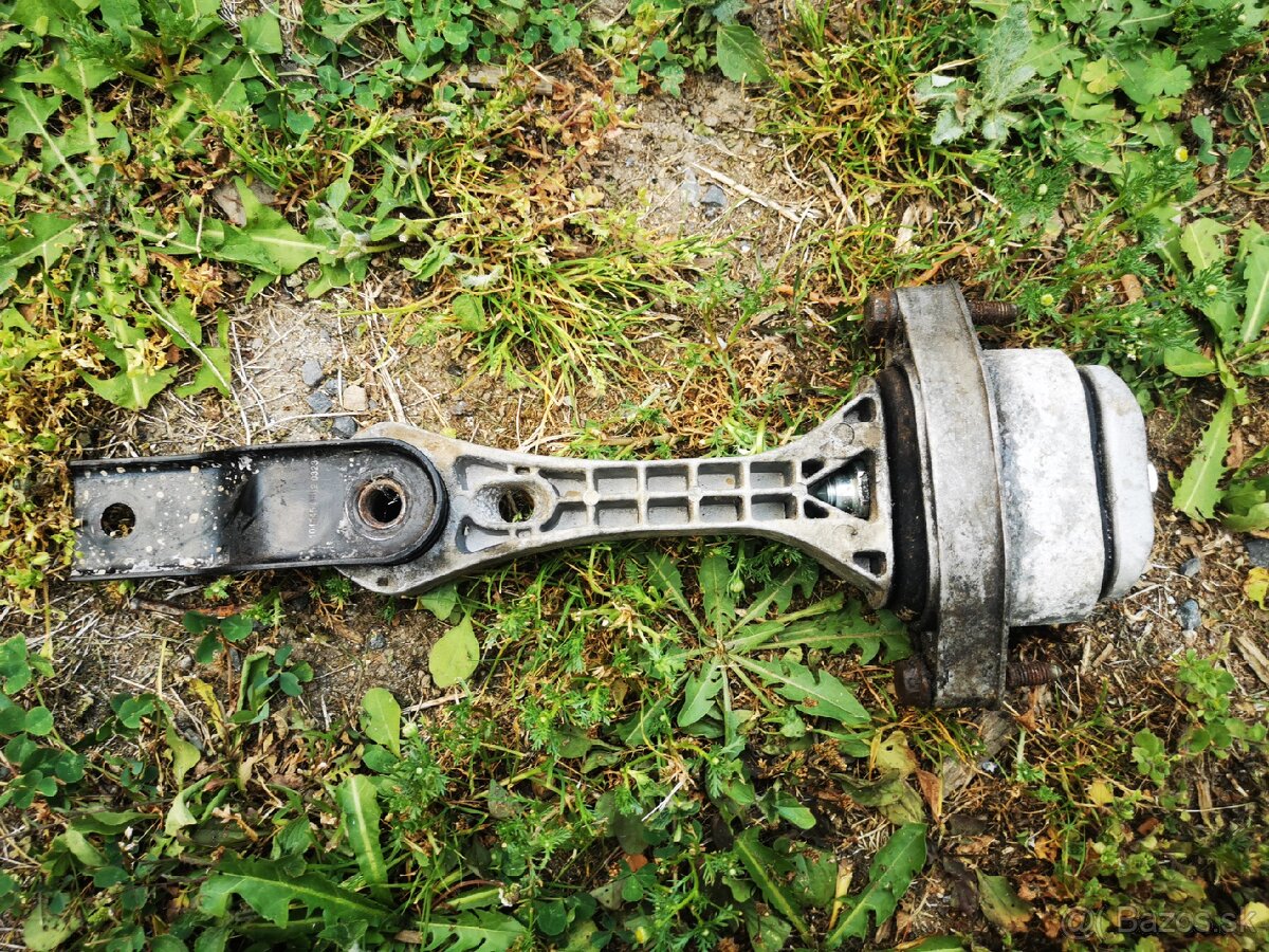 Spodný sylenblok motora 1.9tdi vw