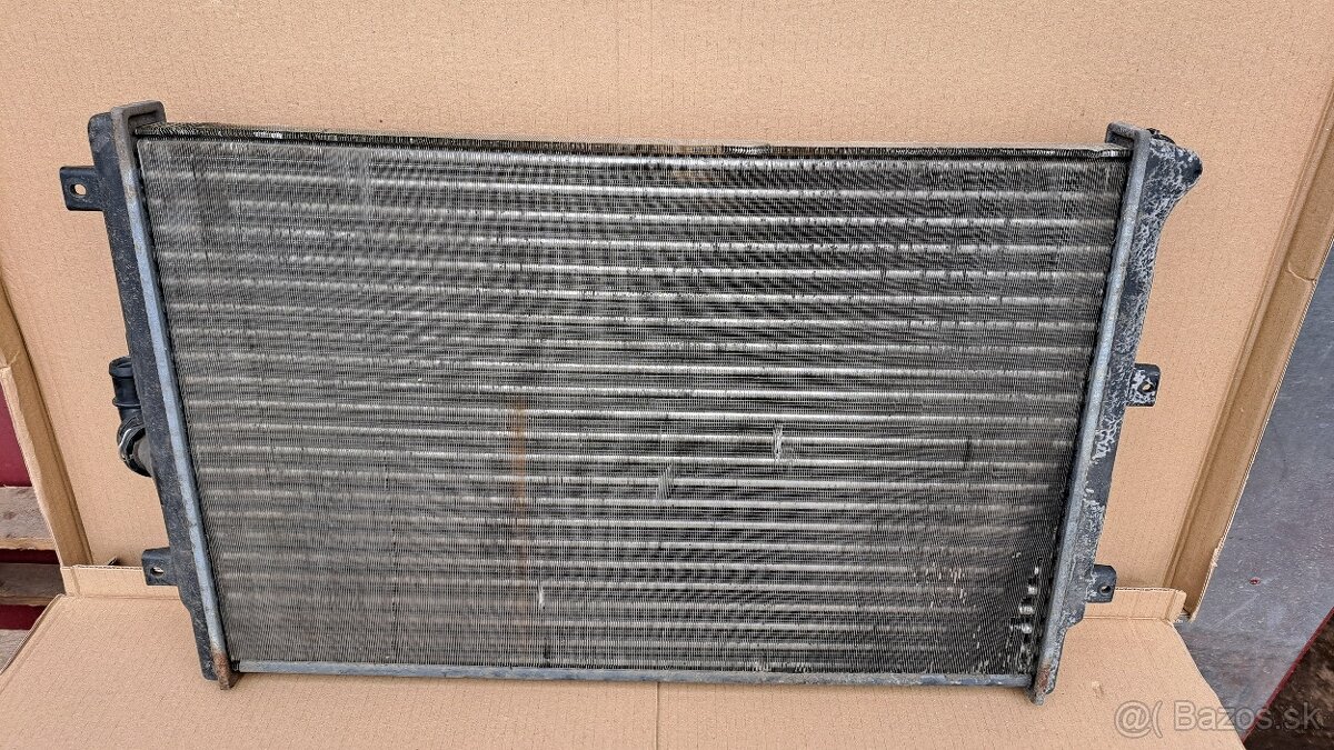 CHLADIČ VODNÝ 2.0TDI - VW GOLF 5