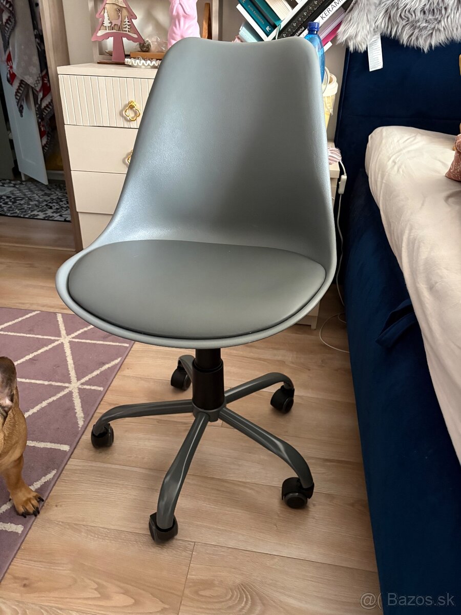 Kancelárska stolička